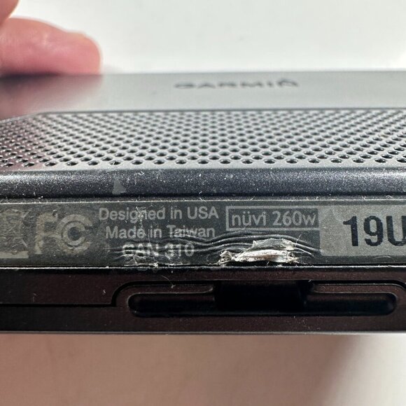 GARMIN NUVI 260W 4.3- WIDESCREEN PORTABLE GPS NAVIGATOR WITH CHARGER CABLE - Picture 5 of 6